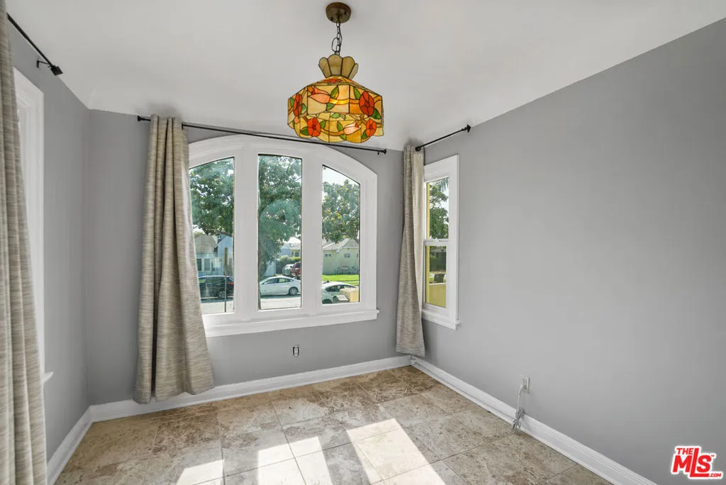 5133 Brynhurst Avenue, View Park, California 90043 home-pic-5